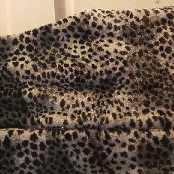 VEST - Picture 3 of 3